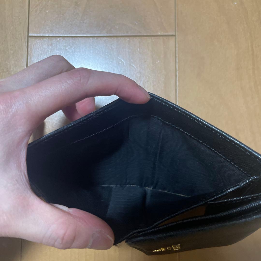 中*す様 PRADA 財布
