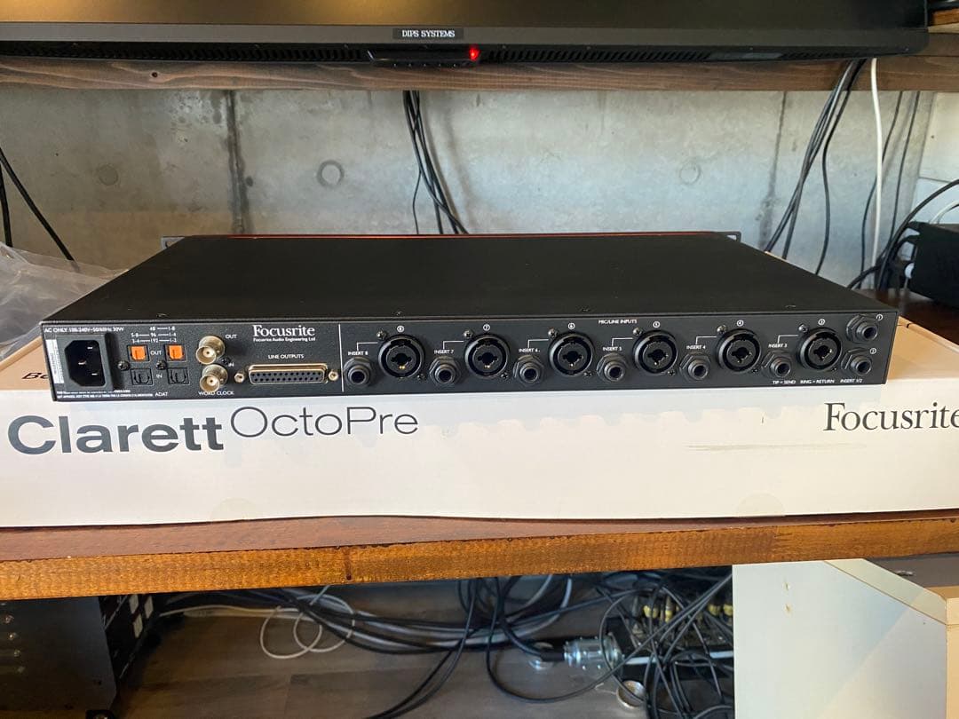 トロロFocusrite Clarett OctoPreマイクプリアンプ