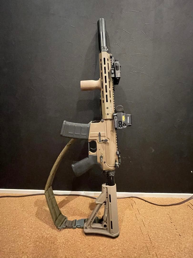 東京マルイ製次世代M4A1カスタム 電動ガン