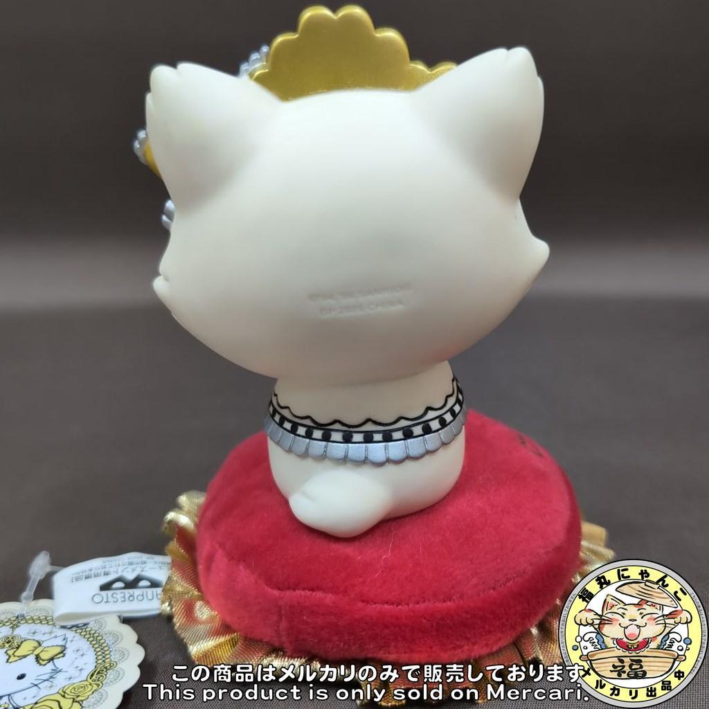 チャーミーキティソフビドールonクッション ゴールドデザインシリーズ