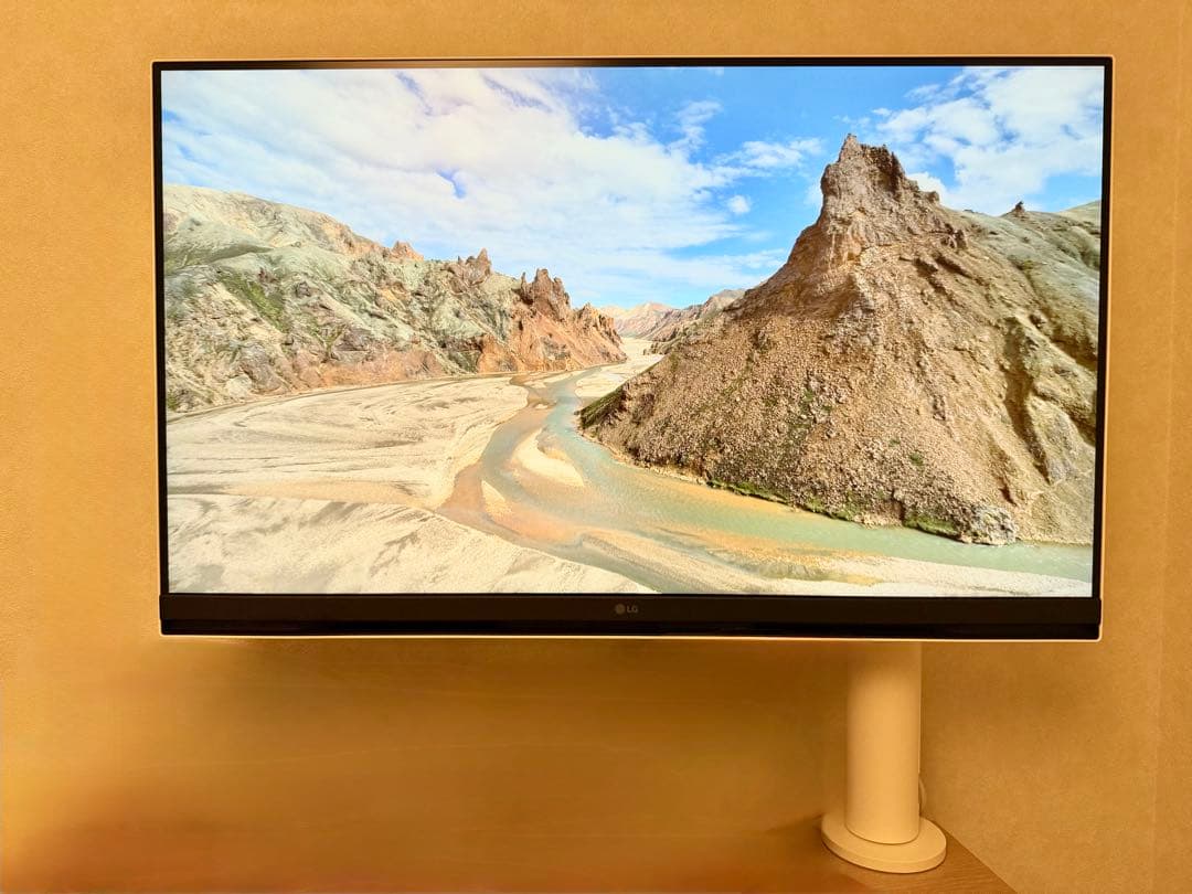 LG 32SQ780S-W（31.5インチ 4Kスマートモニター）