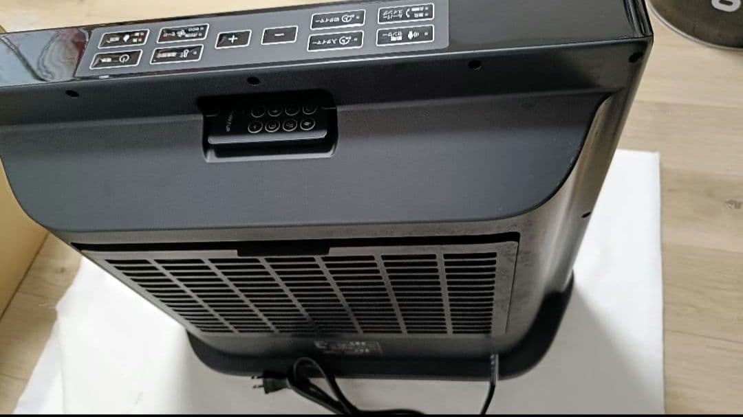 スリーアップ パネルセラミックヒーター　ブラック CH-AZ0683BK