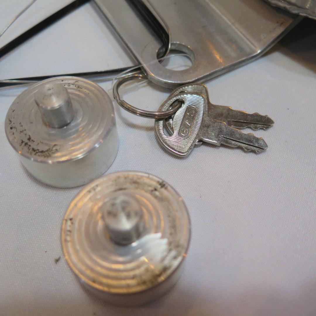 スズキ グラストラッカー アルミタンク コック・取り付けセット 鍵付き 美品中古