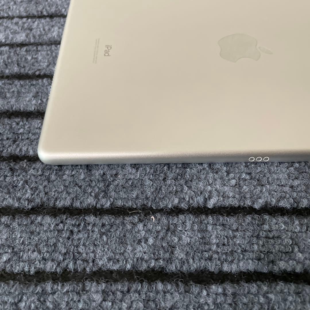 91 iPad 8世代 32GB SIMフリー シルバー