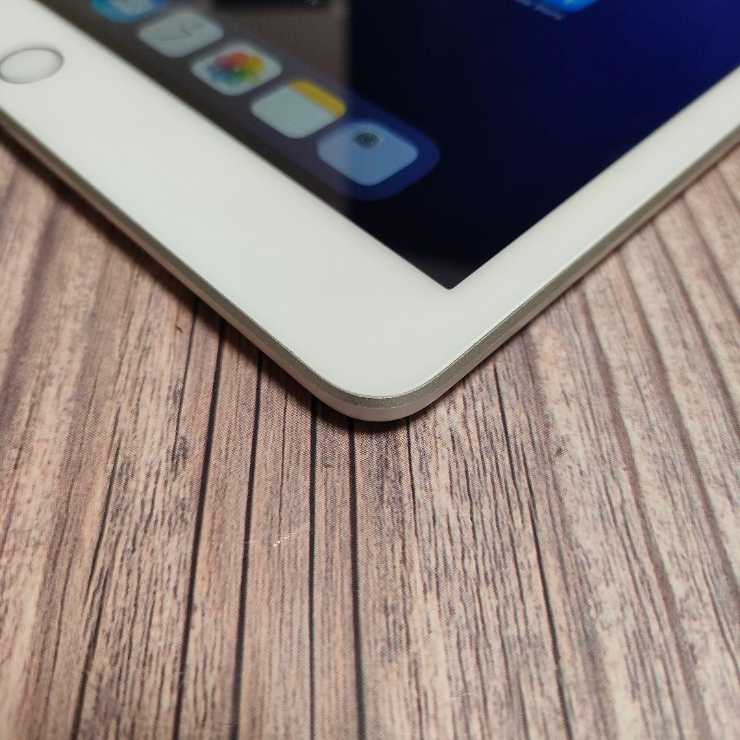 iPad 第8世代 32GB SIMフリー 美品