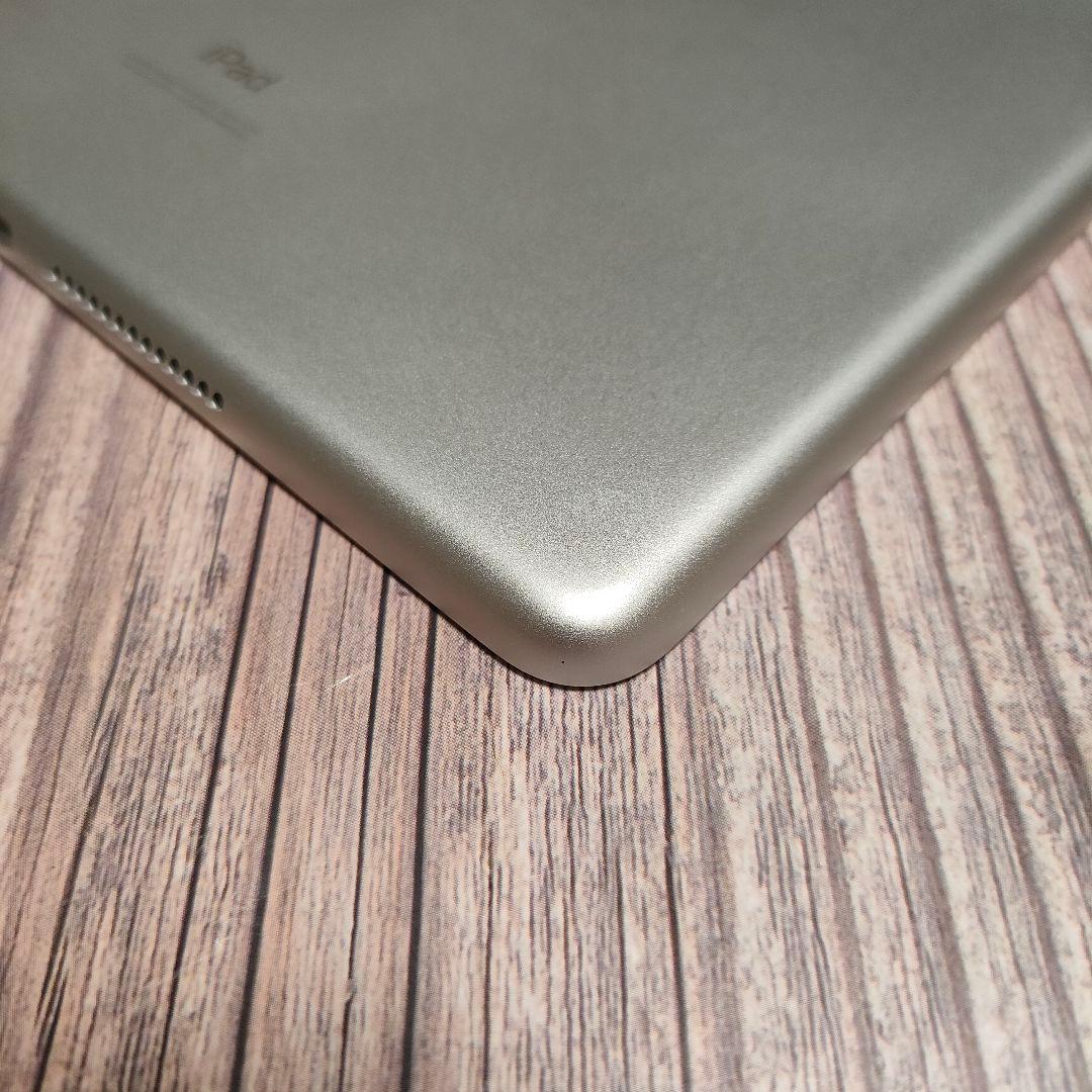 iPad 第8世代 32GB SIMフリー 美品