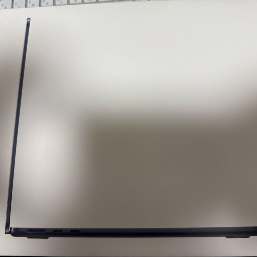 Apple MacBook Air M2チップ搭載13インチ　ミッドナイト