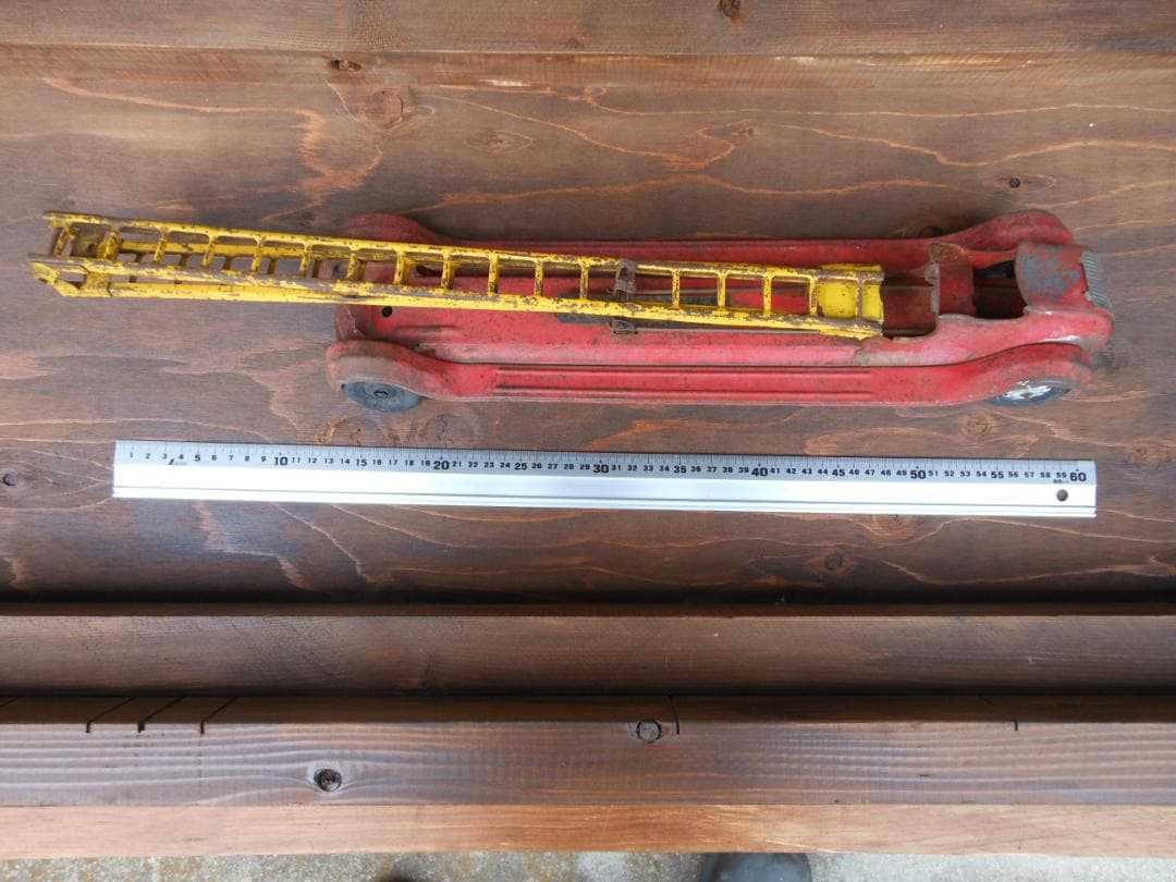 Kingsbury トイカー 赤 消防車 はしご車　ブリキ　おもちゃ