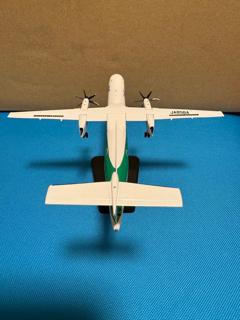 航空機・ヘリコプター ANA DHC-8-400 Eco Bon 1:200 JA56A