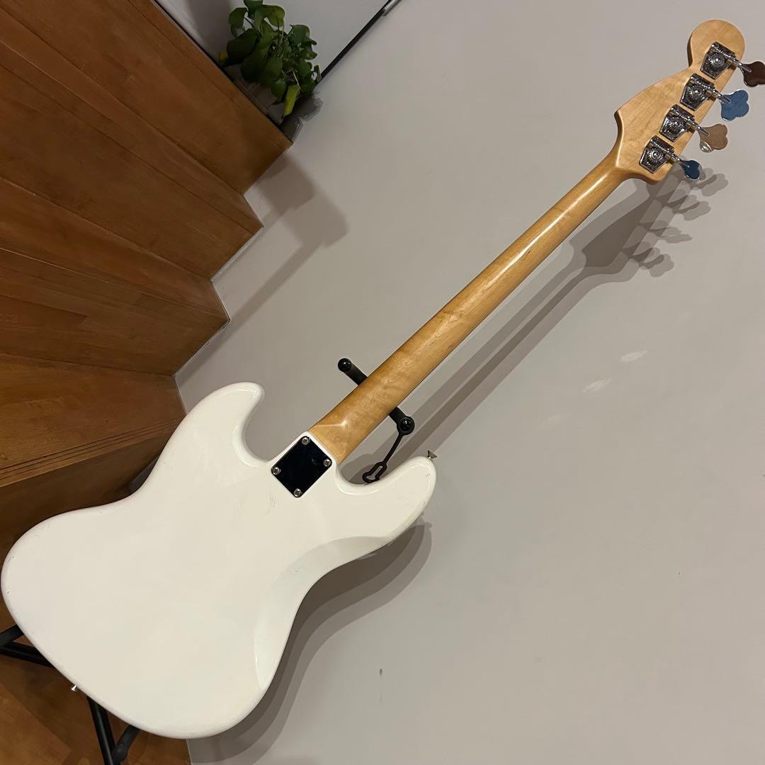 オールホワイト ジャズベース　マッチングヘッド