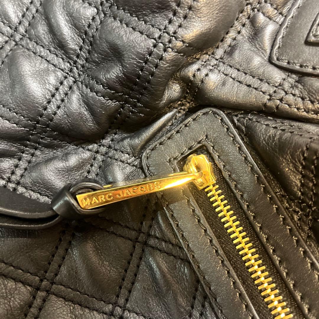 MARC JACOBS ブラック ハンドバッグ