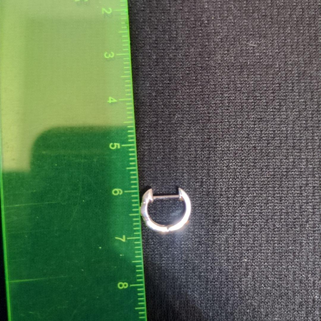 ダイヤモンド付きk18WGフープ ピアス(片耳用)