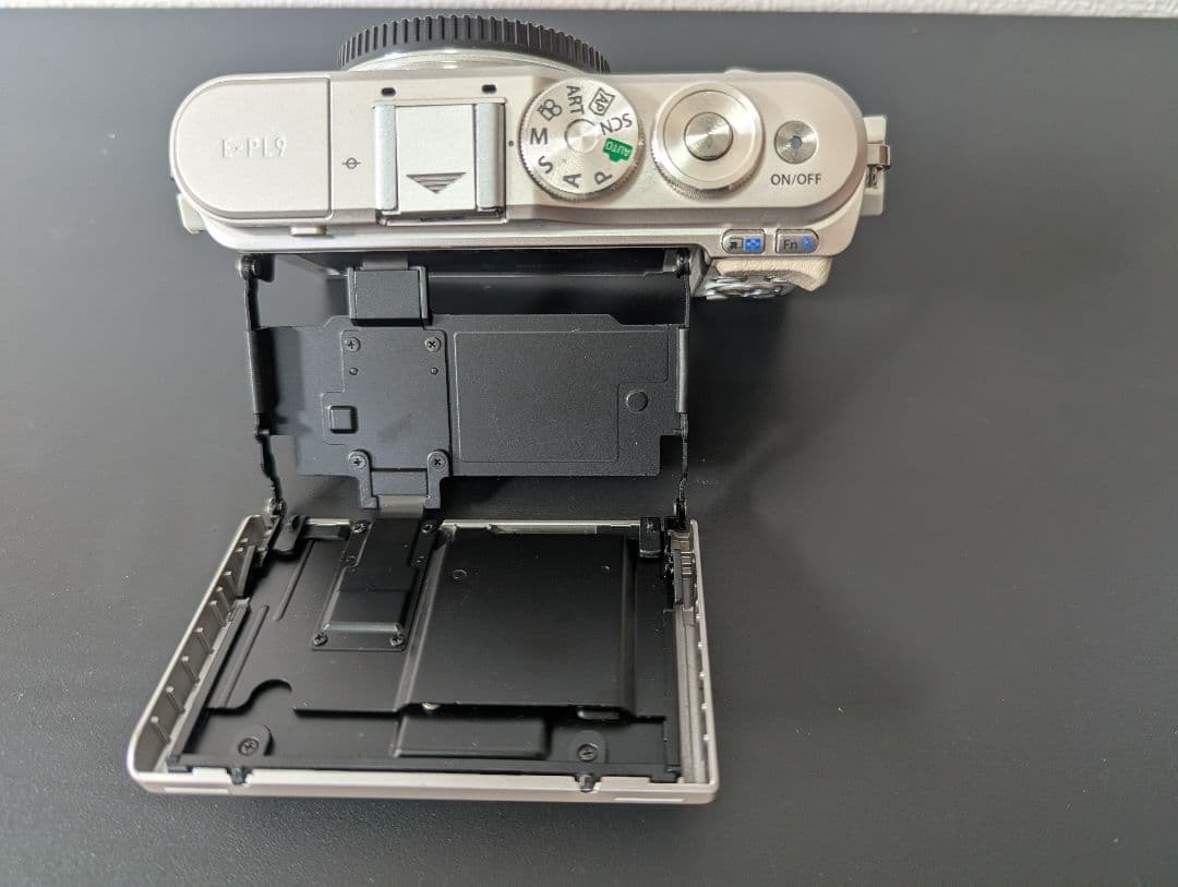 OLYMPUS PEN E-PL9 ホワイト ダブルズームキット