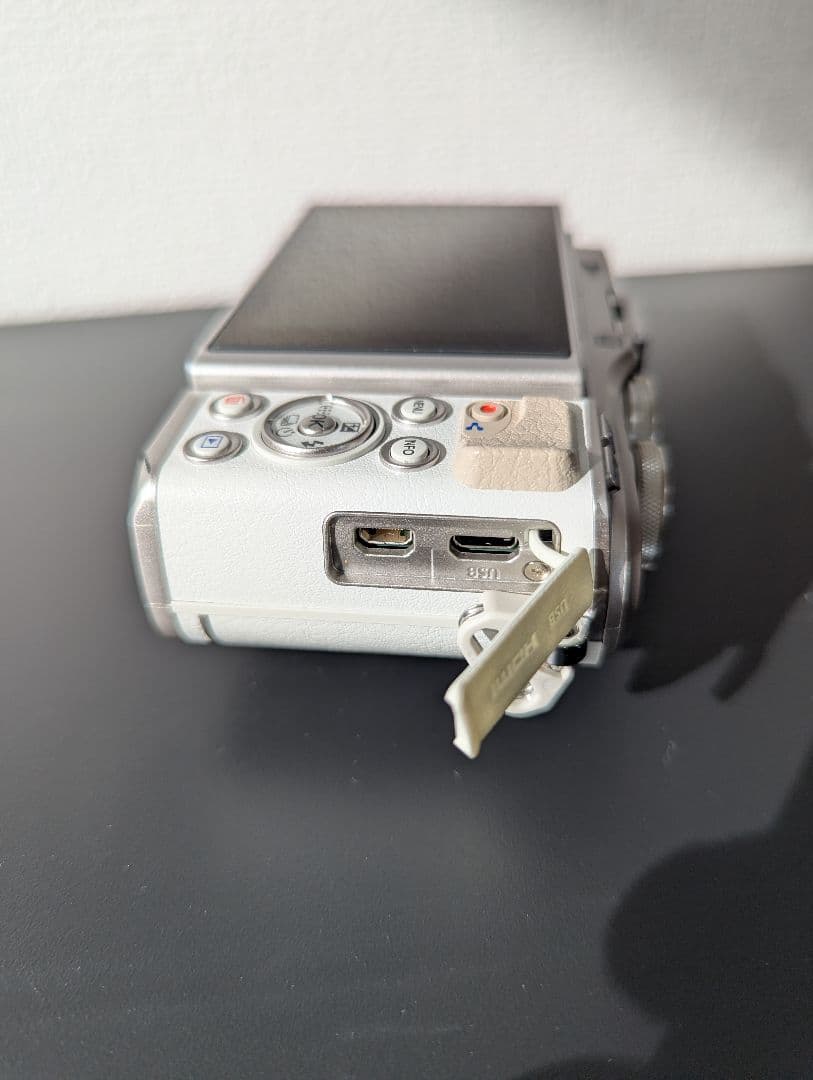 OLYMPUS PEN E-PL9 ホワイト ダブルズームキット