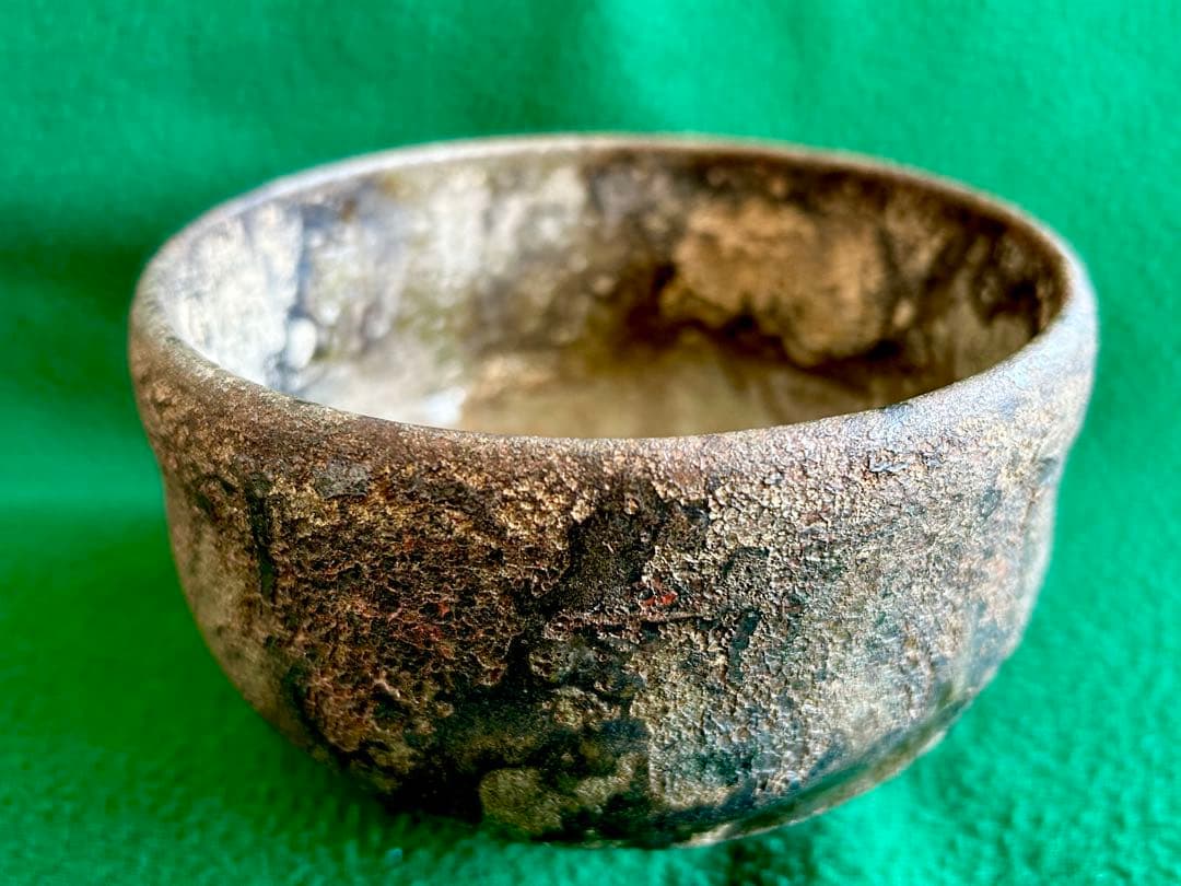 【骨董珍品】備前焼「藤田龍峯」作　稀見珍品灰カブリ茶碗 ！共箱付き