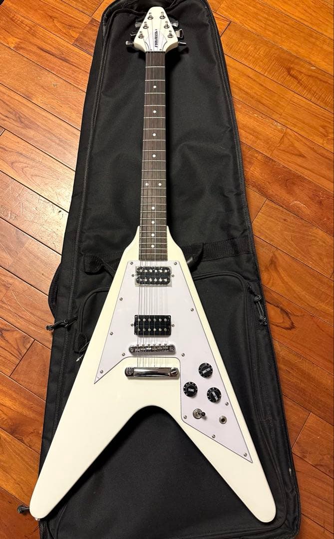 フライングV【PlayTech】エレキギター ホワイト