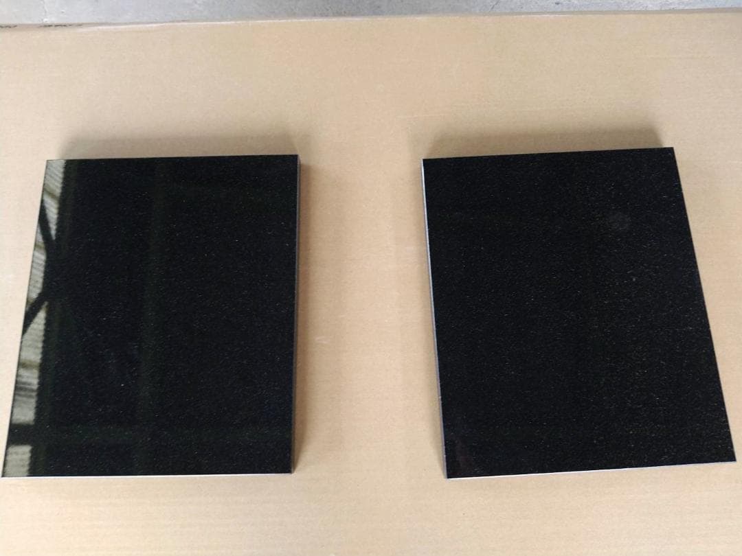 天然黒御影石　山西黒　オーディオボード　●300×250×17　5面磨き●　ペア