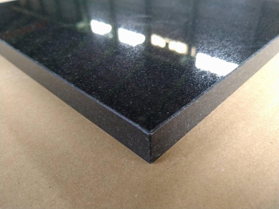 天然黒御影石　山西黒　オーディオボード　●300×250×17　5面磨き●　ペア