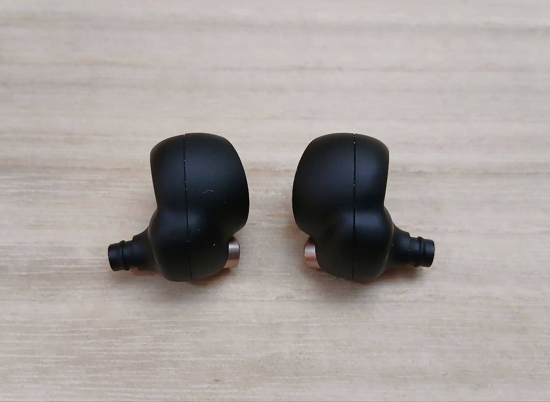 SONY　WF-1000XM4　ワイヤレス　ノイズキャンセリング　イヤホン　②