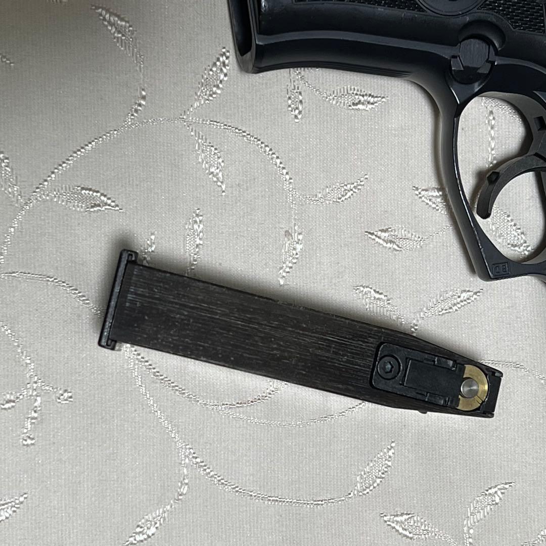 ウエスタンアームズ　ベレッタ 84f ガスブローバック　ガスガン　WA