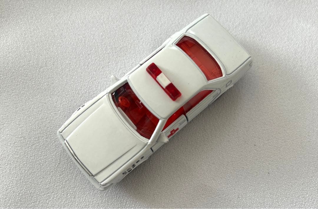 【レア！】トミカ  トヨタ クラウン献血運搬車 (日本赤十字社中央血液センター）