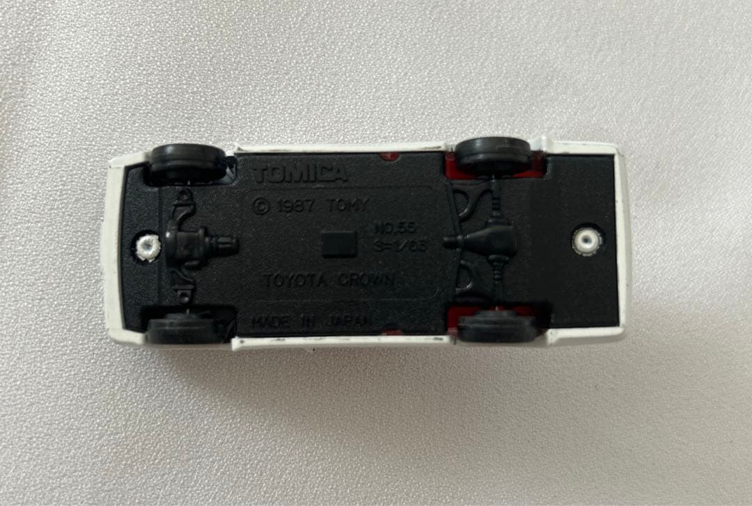【レア！】トミカ  トヨタ クラウン献血運搬車 (日本赤十字社中央血液センター）