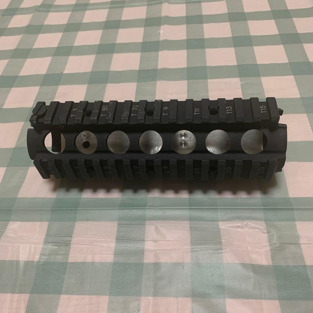 実物　ナイツアーマメント M4A1 RIS ハンドガード