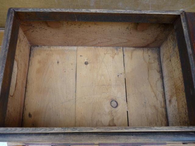 長火鉢（関東火鉢）　ケヤキ材　火箸・灰ならし・猫板付き