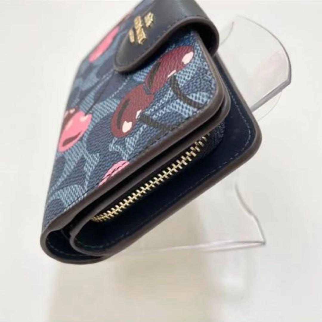 新品未使用 COACH チェリー柄 二つ折り財布 大人可愛い プレゼント