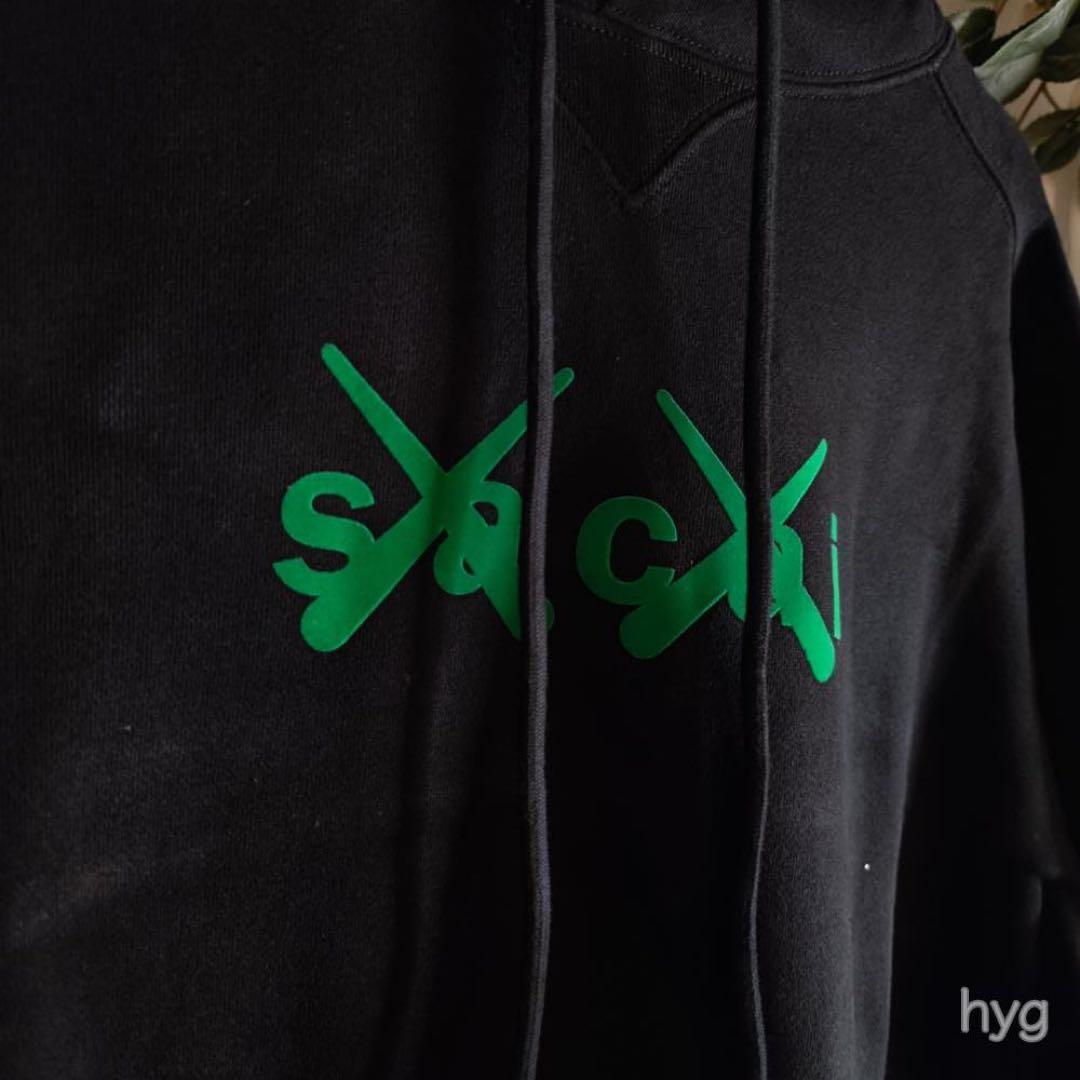 【新品未使用】Sacai × Kaws フーディー サイズ3