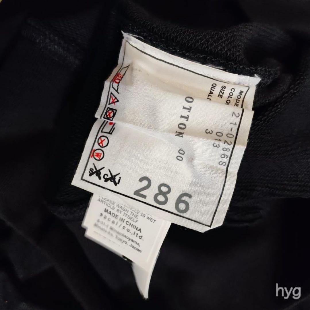 【新品未使用】Sacai × Kaws フーディー サイズ3