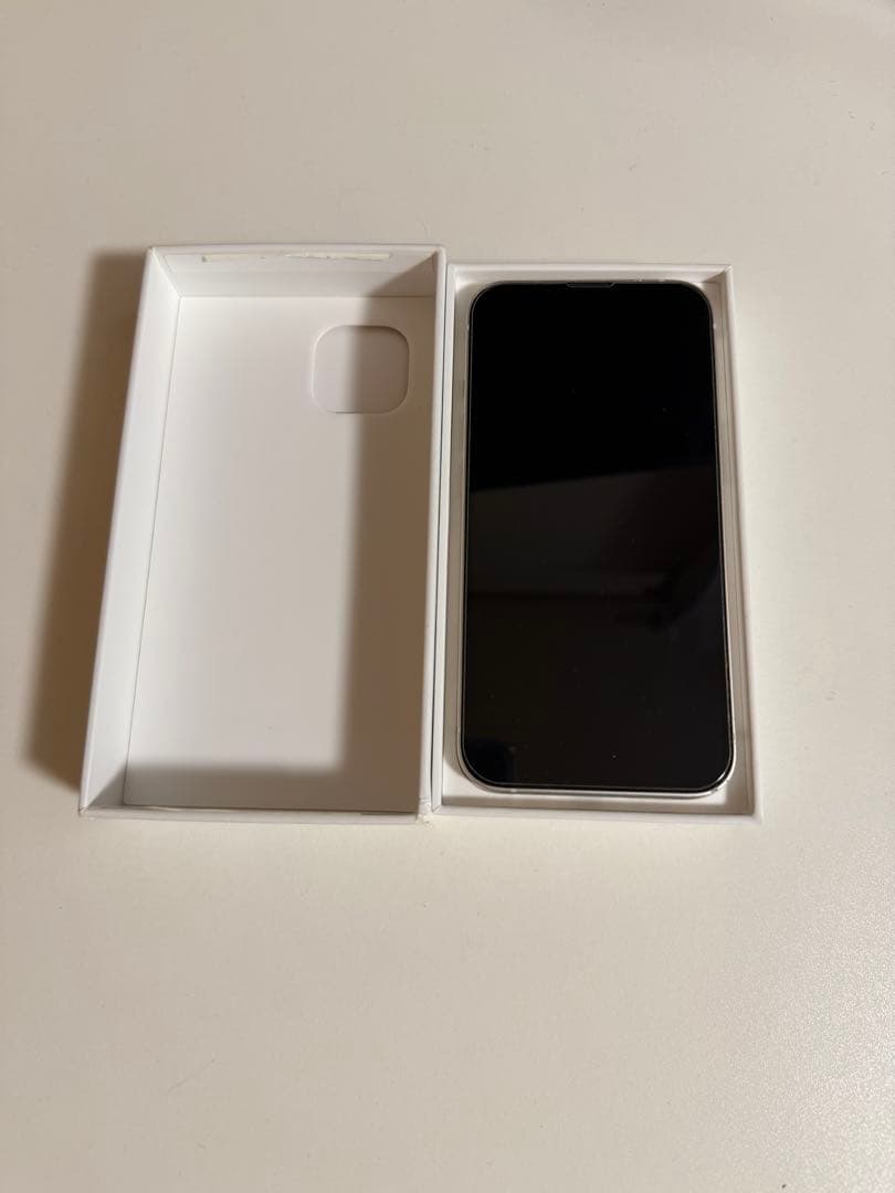 Apple iPhone13 256GB ホワイト