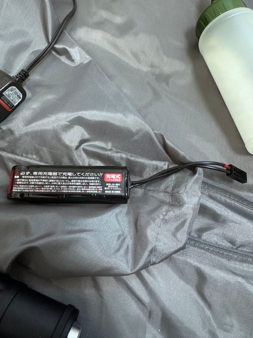 次世代電動ガン M4A1カービン　東京マルイニッケルバッテリー　純正バッテリー付