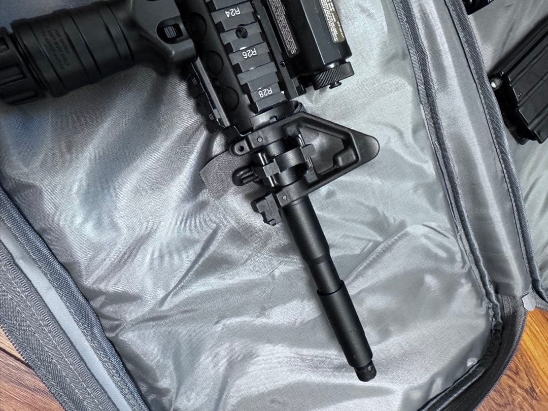 次世代電動ガン M4A1カービン　東京マルイニッケルバッテリー　純正バッテリー付