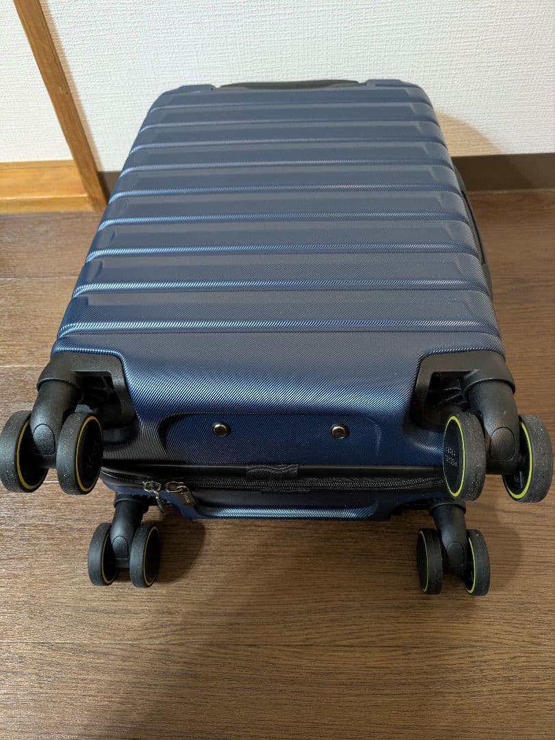 デルセー　スーツケース　機内持ち込みサイズ