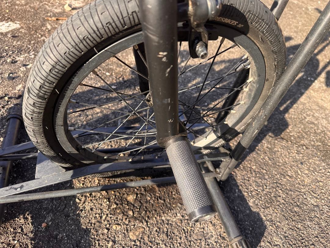 BMXキッズ　ARESBIKES STN 16インチ　おまけプロテクター付き