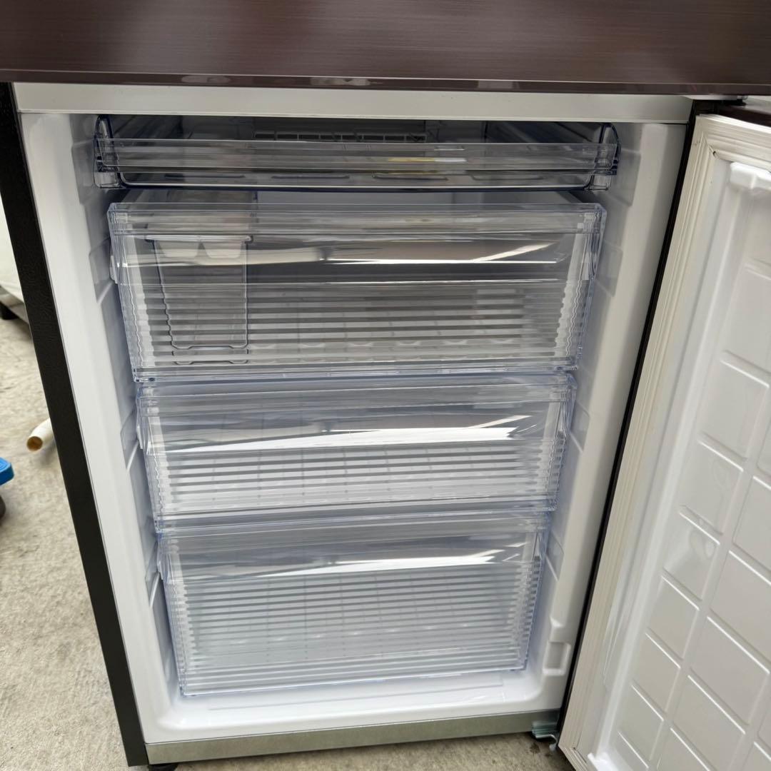 77⭐️2023年製美品★シャープ　冷蔵庫　ブラウン　大型　2ドア　280L