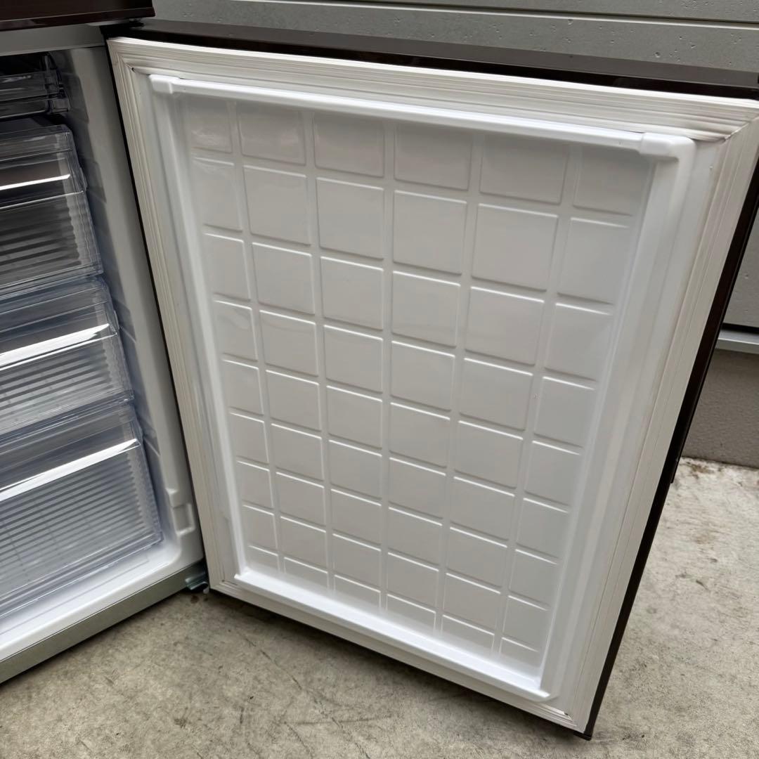 77⭐️2023年製美品★シャープ　冷蔵庫　ブラウン　大型　2ドア　280L