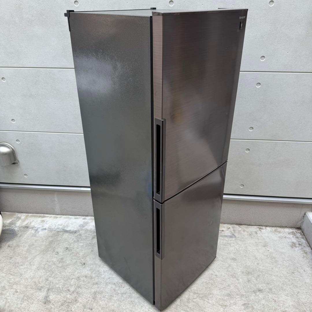 77⭐️2023年製美品★シャープ　冷蔵庫　ブラウン　大型　2ドア　280L