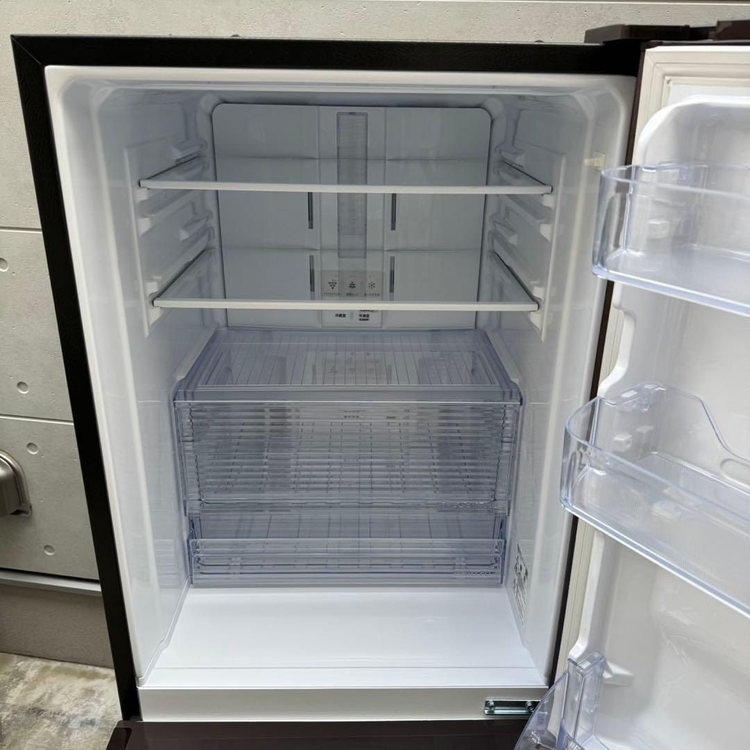 77⭐️2023年製美品★シャープ　冷蔵庫　ブラウン　大型　2ドア　280L