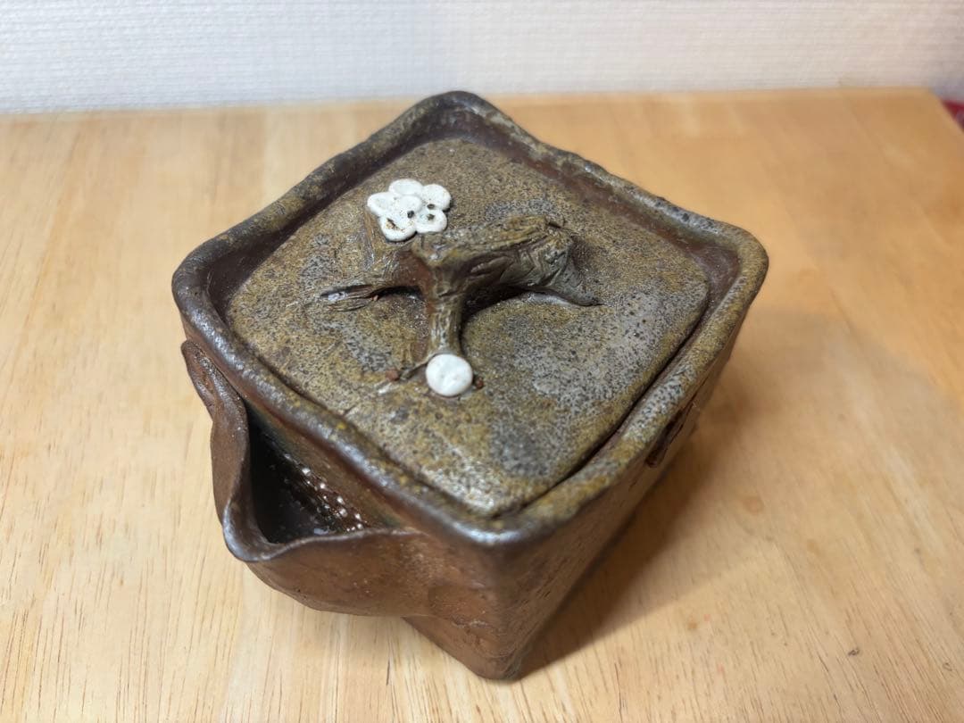 ㊱備前焼 宝瓶 登り窯 白梅 梅 手びねり 4角 急須