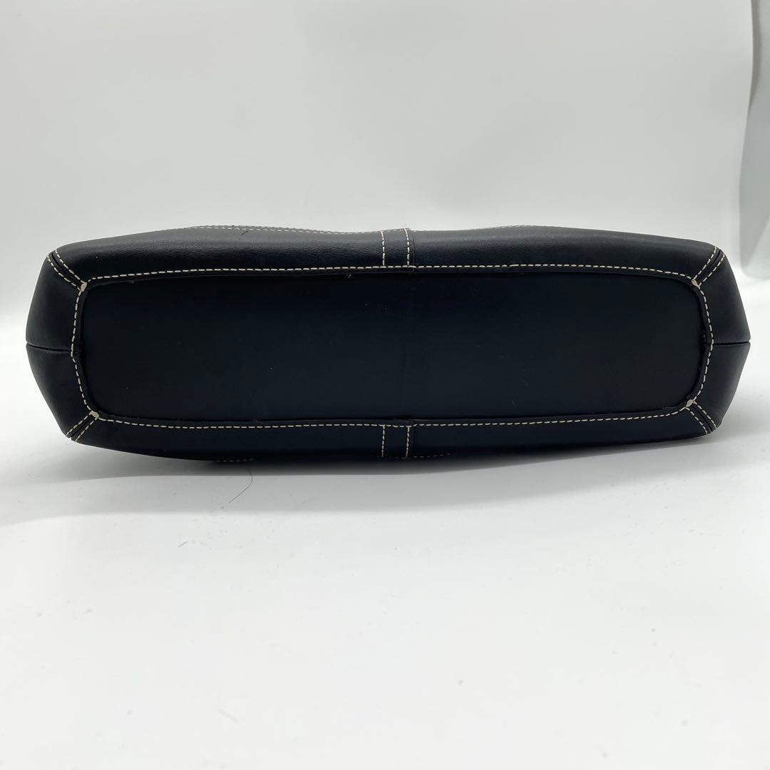 【美品】コーチ　ワンショルダーバッグ　タッセル　チャーム　シグネチャー