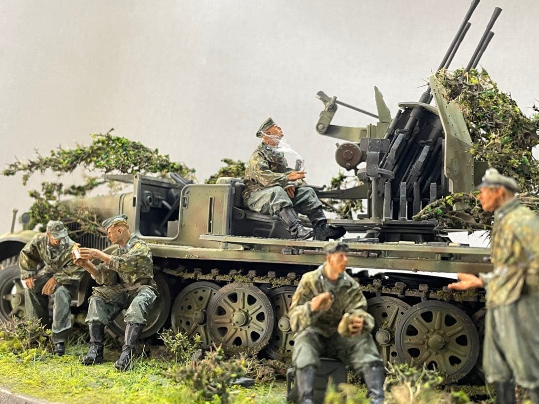 戦車ジオラマ　1/35 ドイツ対空機関砲搭載８トンハーフトラックと親衛隊兵士