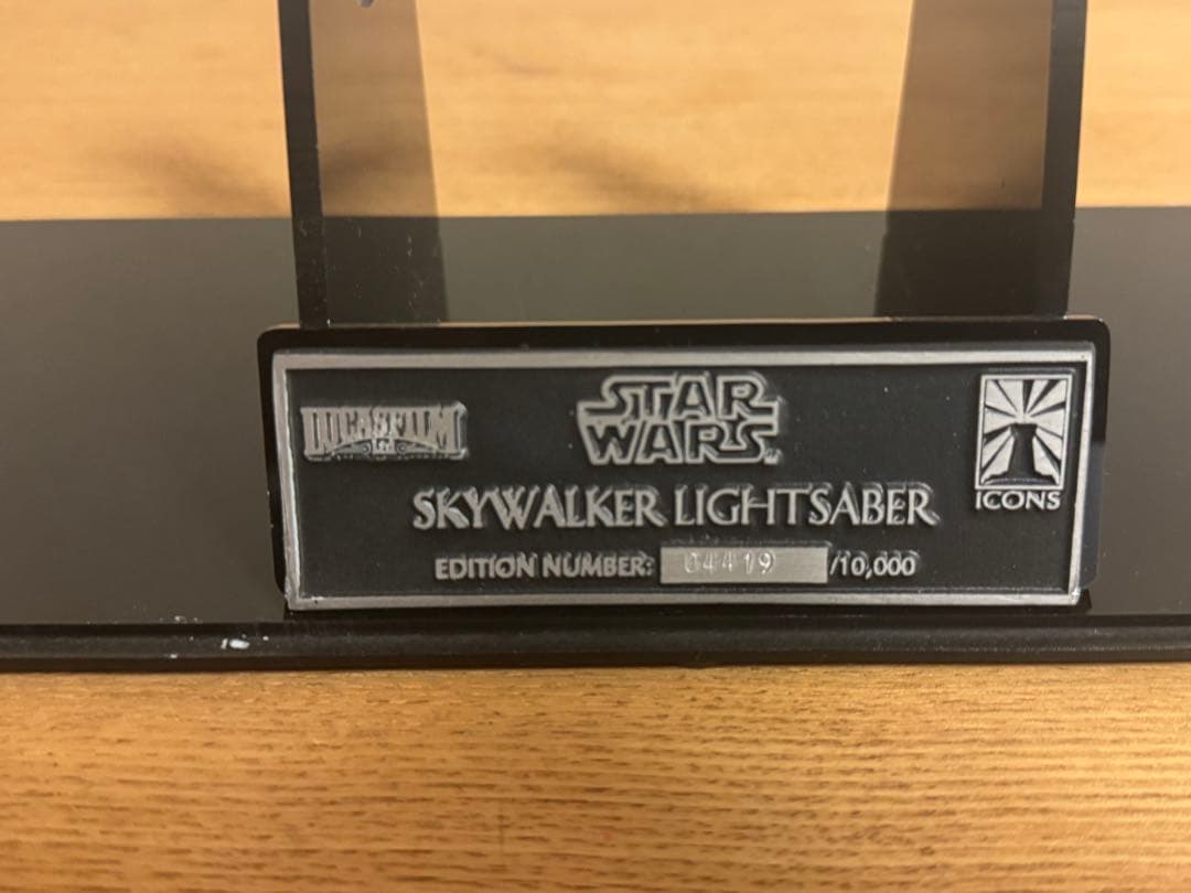ICONS Skywalker Lightsaber サイン入 大幅値引き
