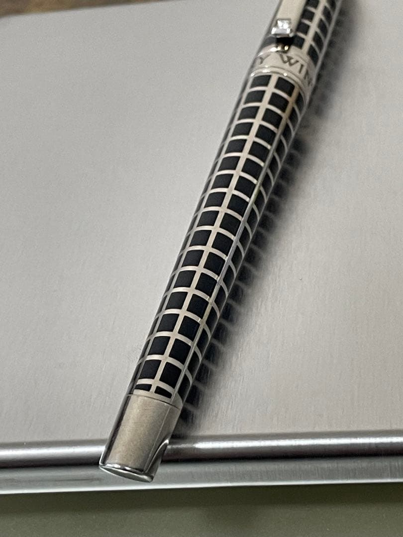 シリアルナンバー　ダイヤモンド　パラジウム仕上げ　ハリーウィンストン　万年筆