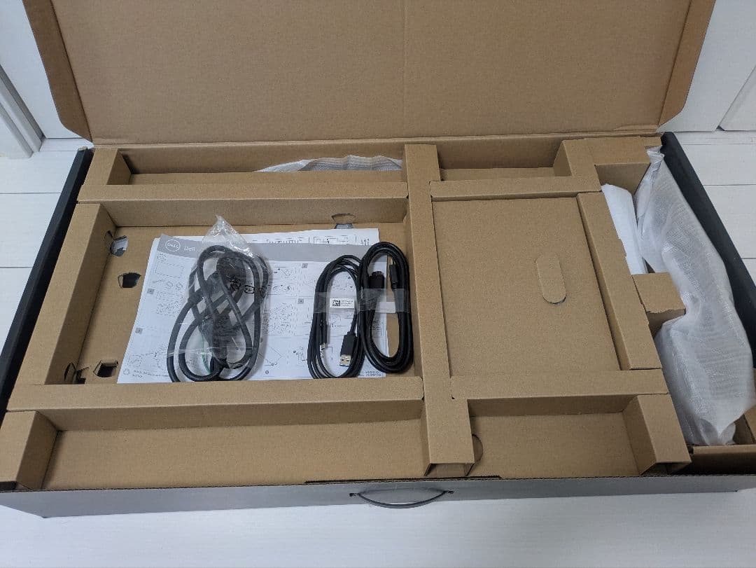 DELL U2720QM 27インチモニター　4K