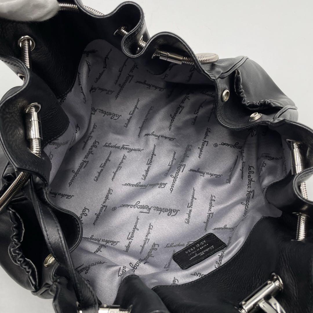 超極美品● フェラガモ ハンドバッグ ガンチーニ チャーム ブラック レザー