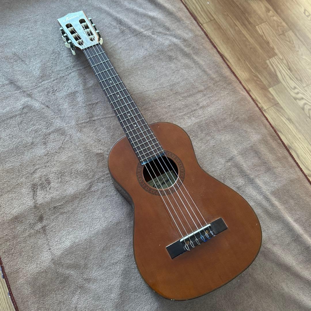 Famous Juniorギター　希少