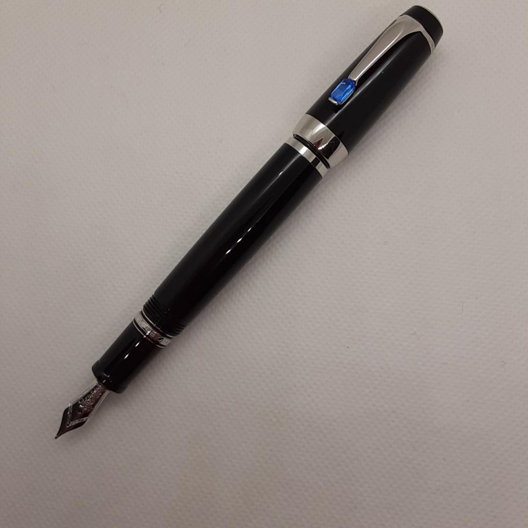 【新品未使用】モンブラン　万年筆　ボエム ブルー 【レア品】