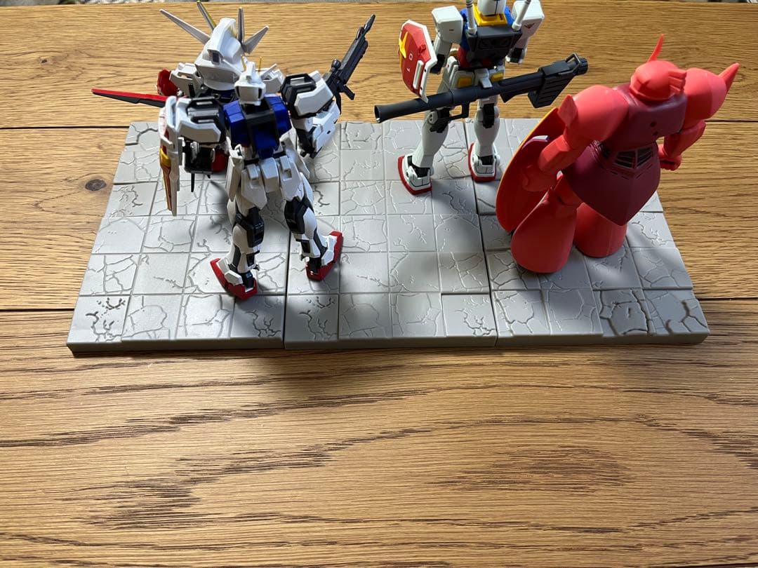 初代ガンダム登場機体のHG中心ガンプラまとめ売り（全11体）